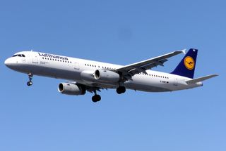 Lufthansa.a321-100.d-aire.arp